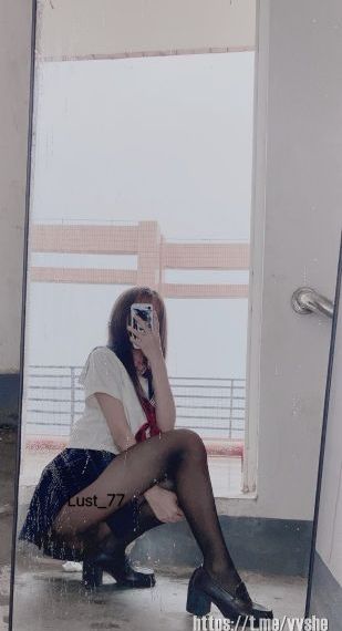 吃胸摸下面激烈视频免费版_DVD迅雷电影在线