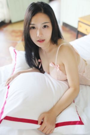 美女玩积木输了脱的精光_4K电影全集观看