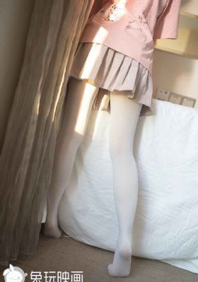 电梯里故意挤女人的奶头电影_剧情片日韩电影在线